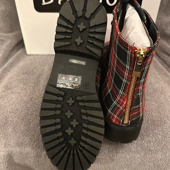 NIB Red Plaid Combat Boots - Picture 5 of 6